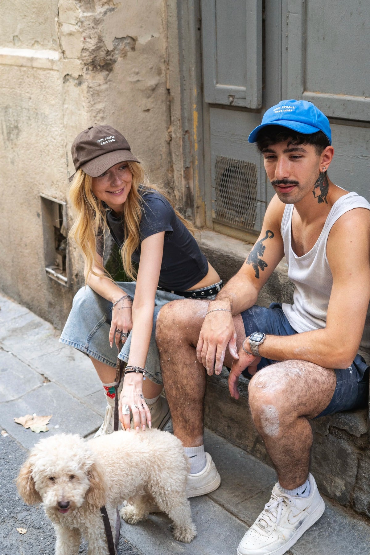 Casquette marron Cool People Have Dogs - Chez Eddy